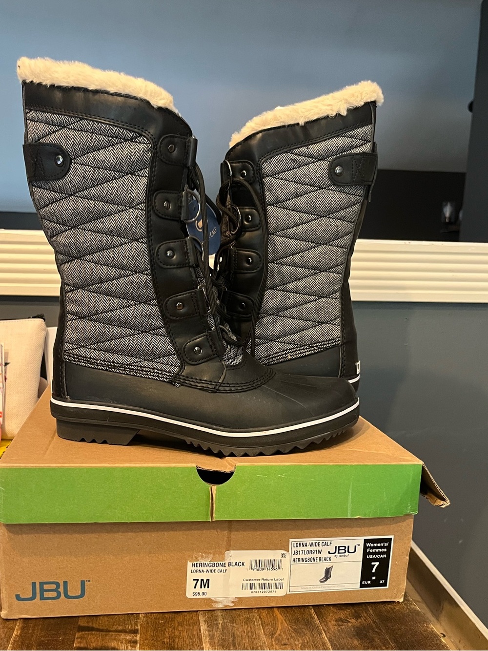 Brand new JBU womens Black and Gray Quilted Snow Boots with Faux Fur Trim size 7